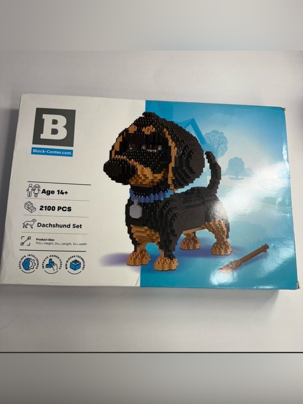 Black & Brown Dachshund Brick Building Set with Blue Collar - 2100 PCS